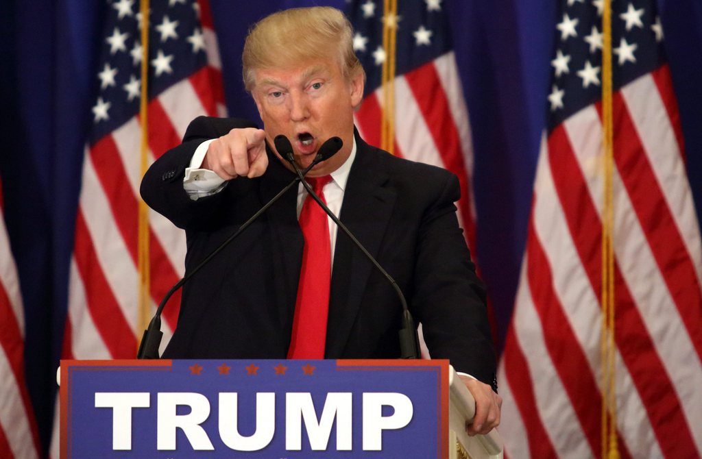 epaselect epa05202072 US Republican presidential candidate Donald Trump speaks during a press conference at the Trump National Golf Club Jupiter in Jupiter, Florida, USA, 08 March 2016. The Florida Presidential Preference Primary Election will be held on 15 March 2016.  EPA/CRISTOBAL HERRERA